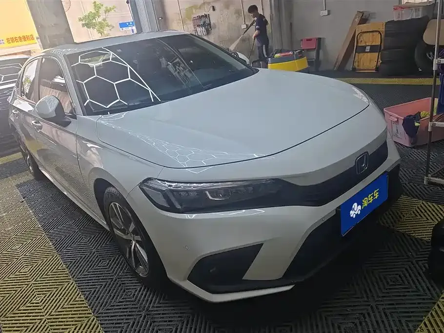 Honda Civic — фото 1