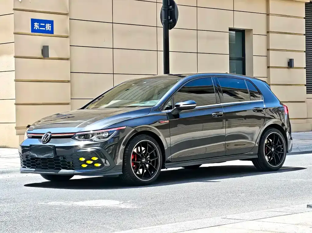 Volkswagen Golf GTI