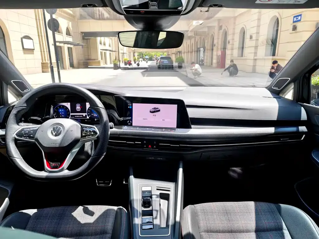 Volkswagen Golf GTI 2023 из CN, фото 4