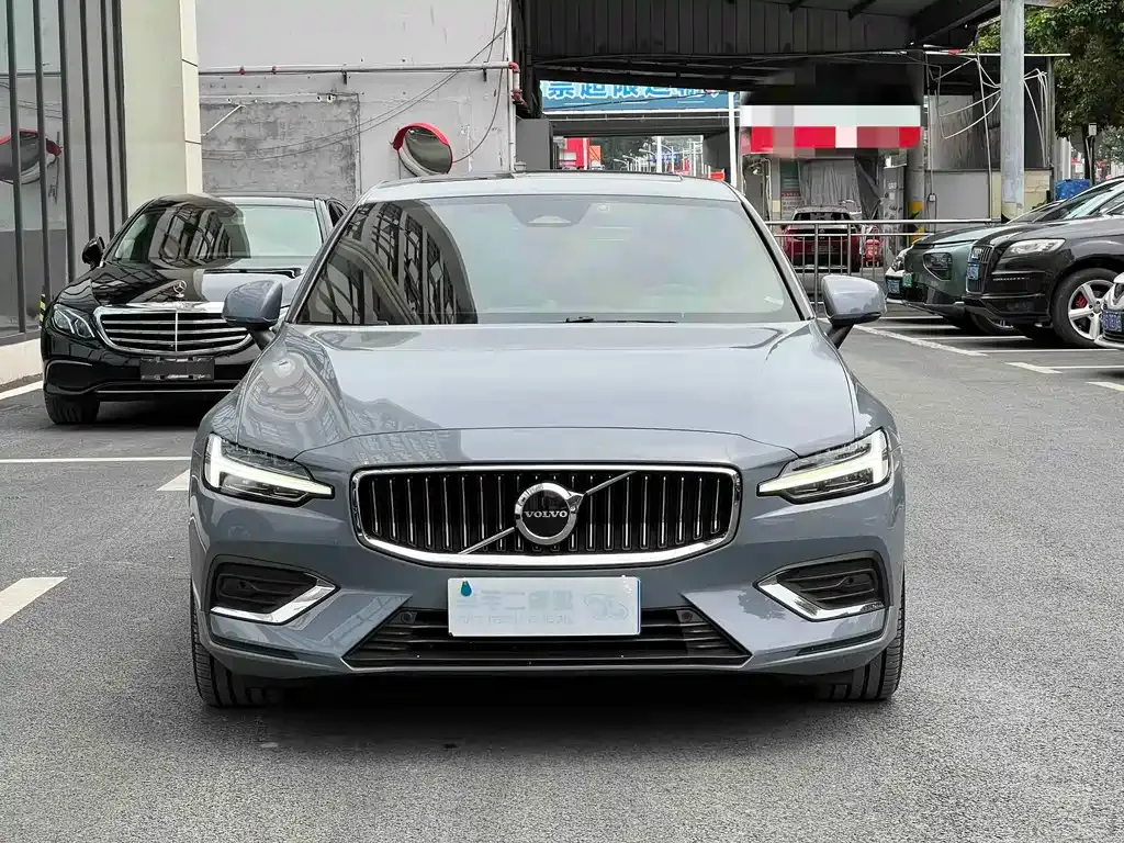 Volvo S60 — фото 7