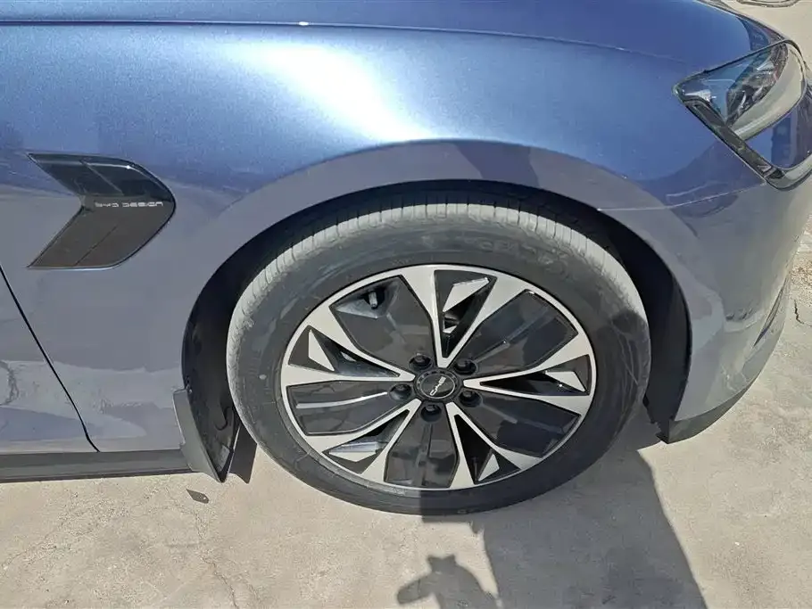 BYD Seal — фото 6