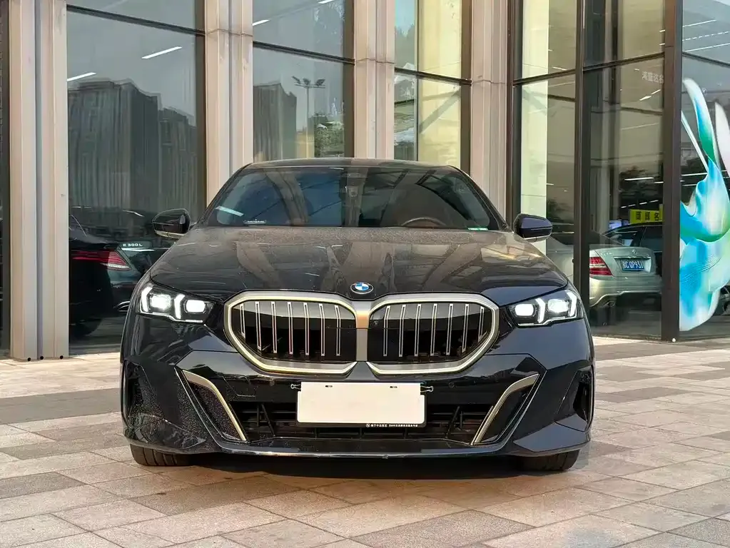 BMW 5 Series — фото 3
