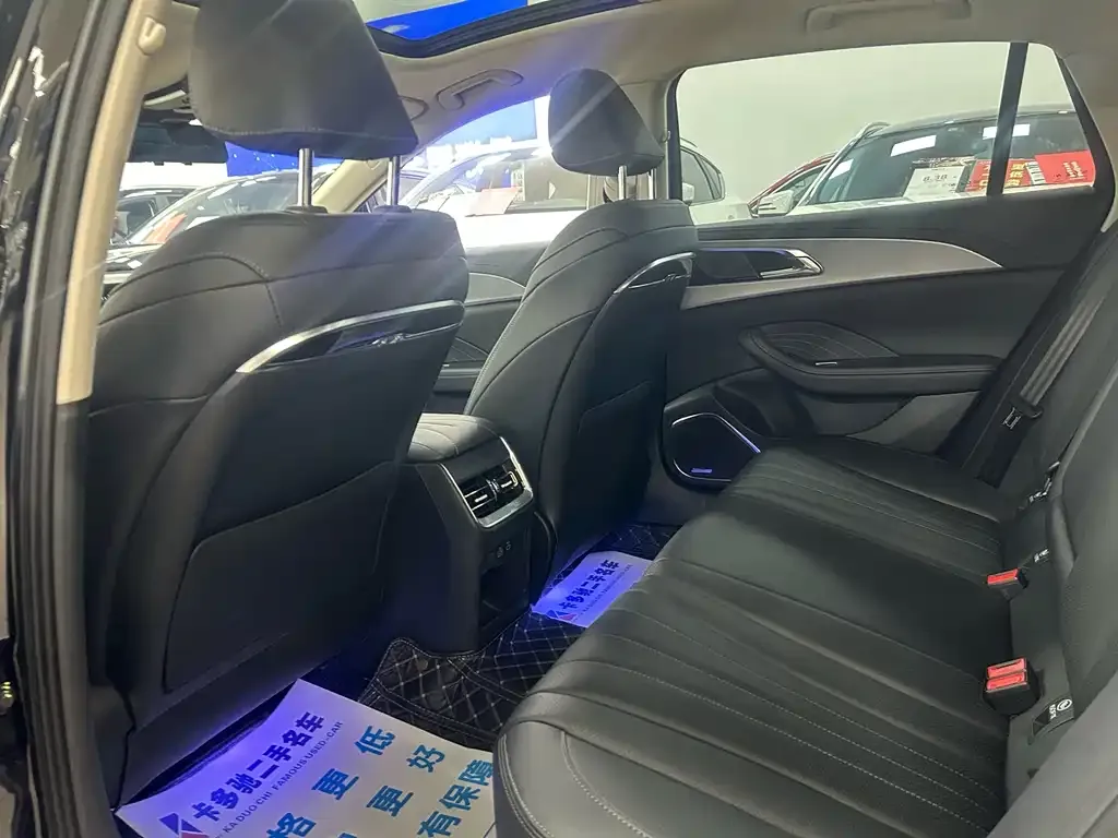 Hongqi H5 — фото 2