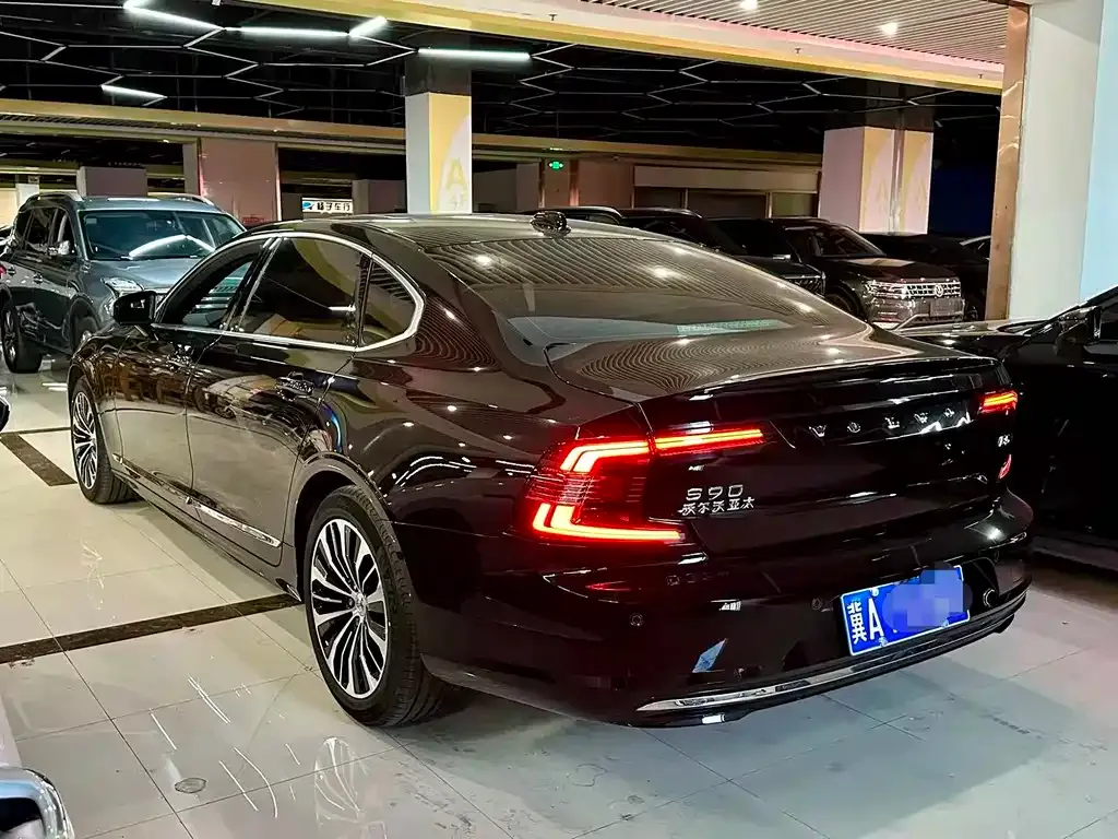 Volvo S90 — фото 7