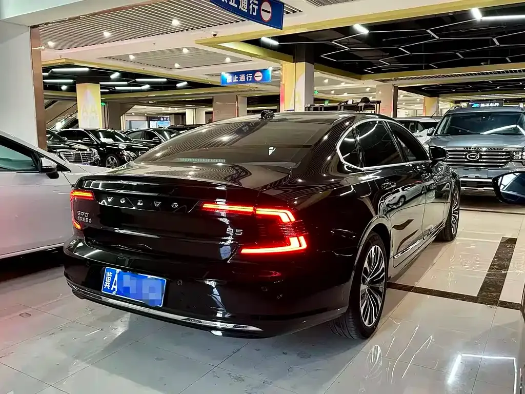 Volvo S90 — фото 10