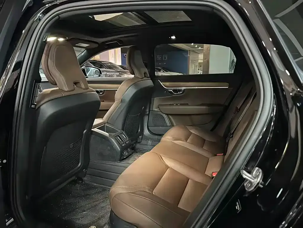Volvo S90 — фото 9