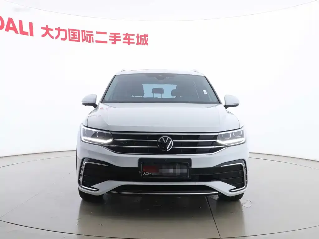 Volkswagen Tiguan L — фото 3
