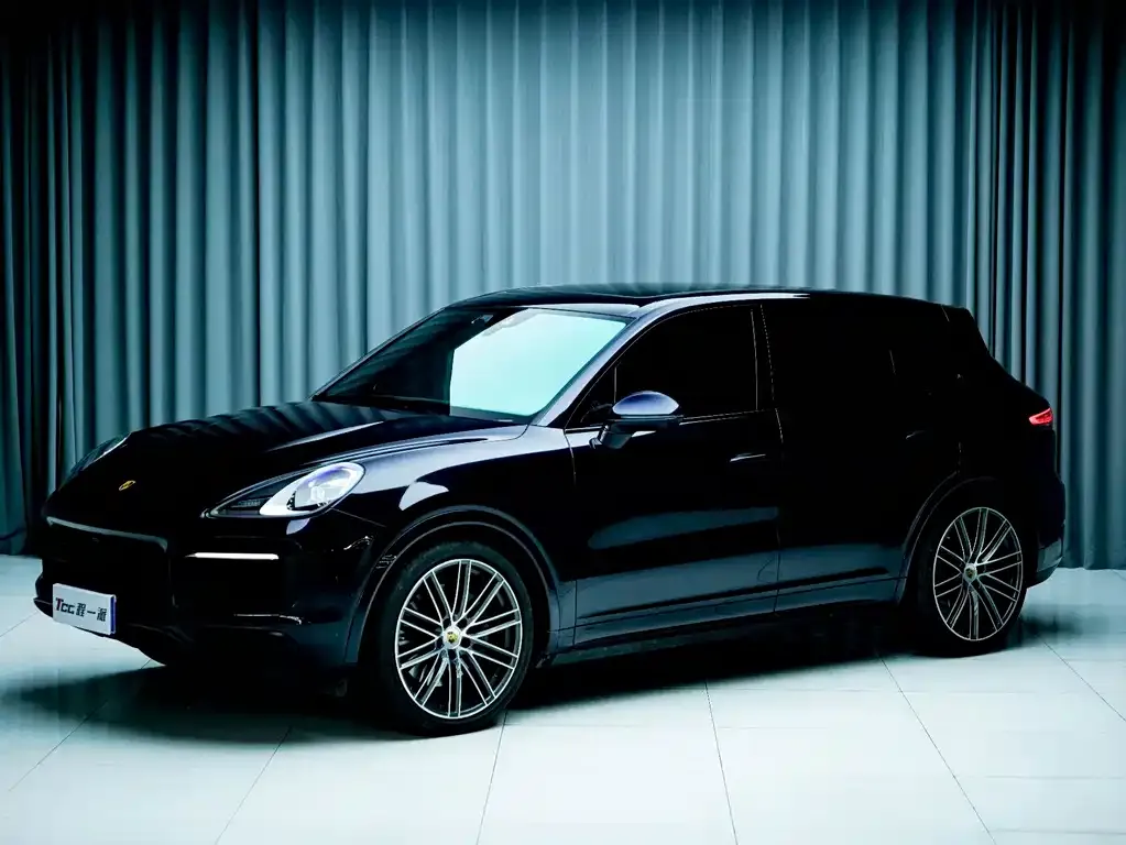 Porsche Cayenne — фото 1