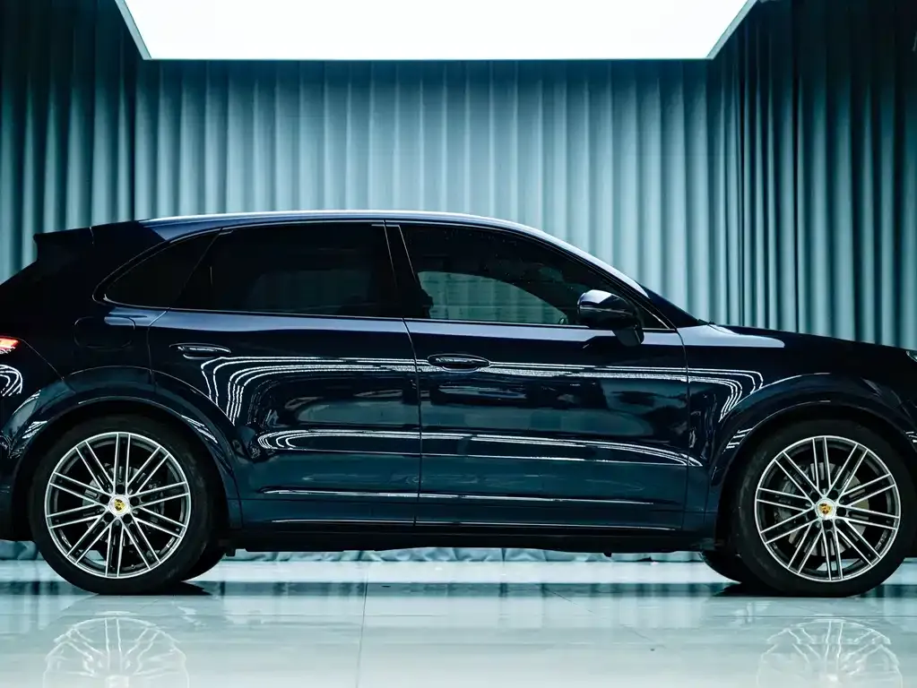 Porsche Cayenne — фото 10