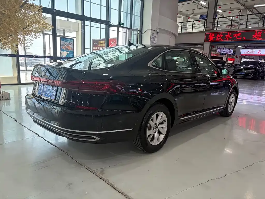 Volkswagen Passat — фото 7