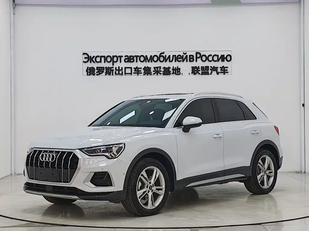 Audi Q3 — фото 1