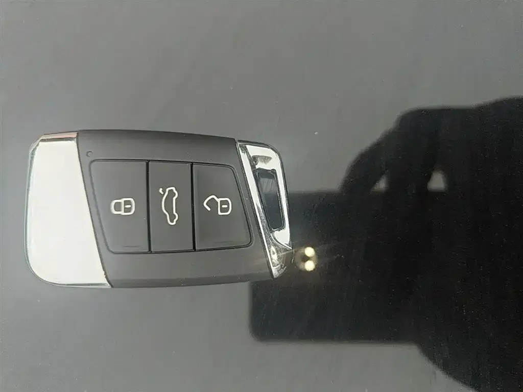 Volkswagen Passat 2025 из CN, фото 2