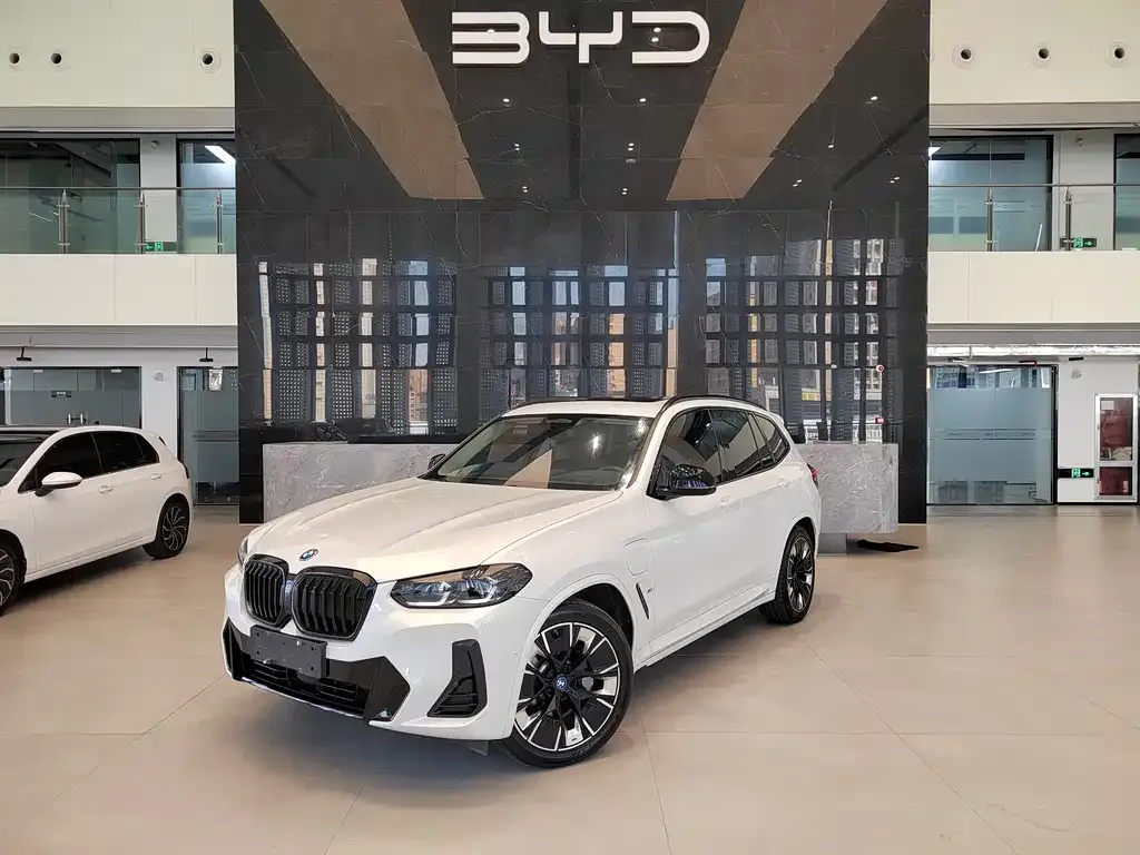 BMW iX3