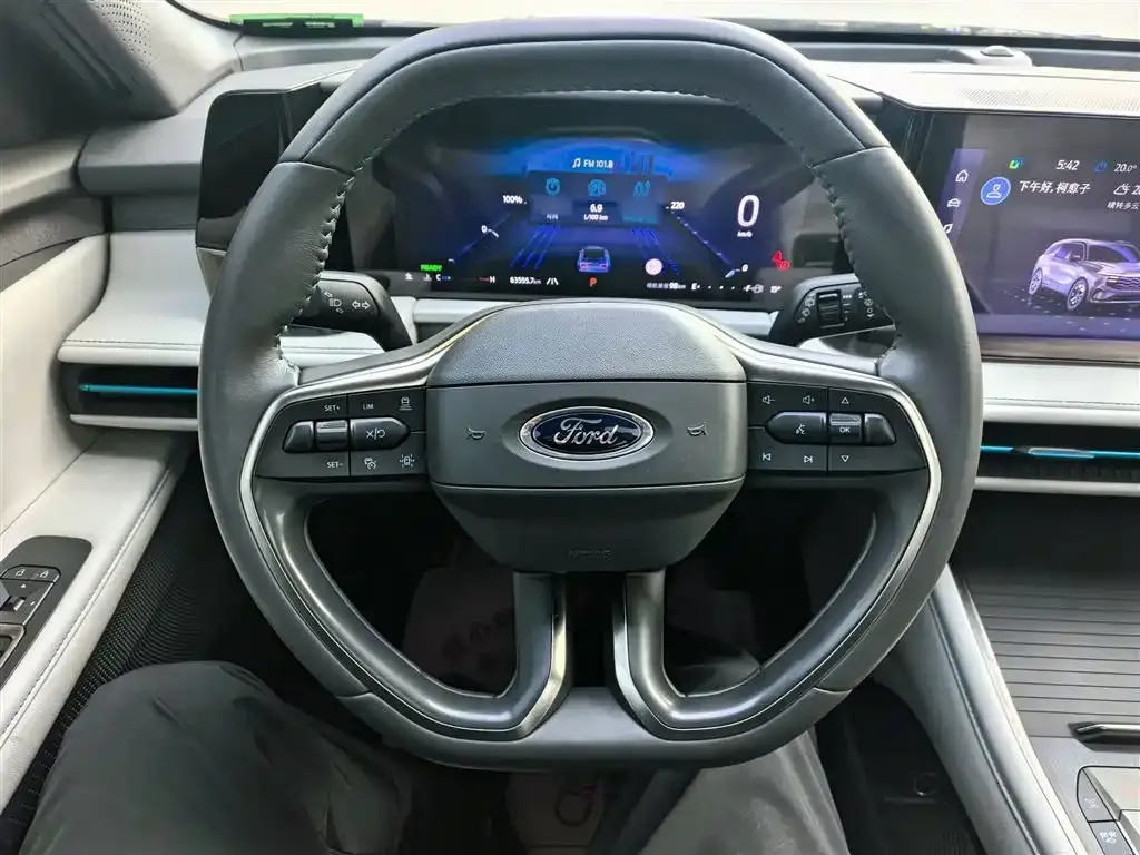 Ford Edge — фото 9