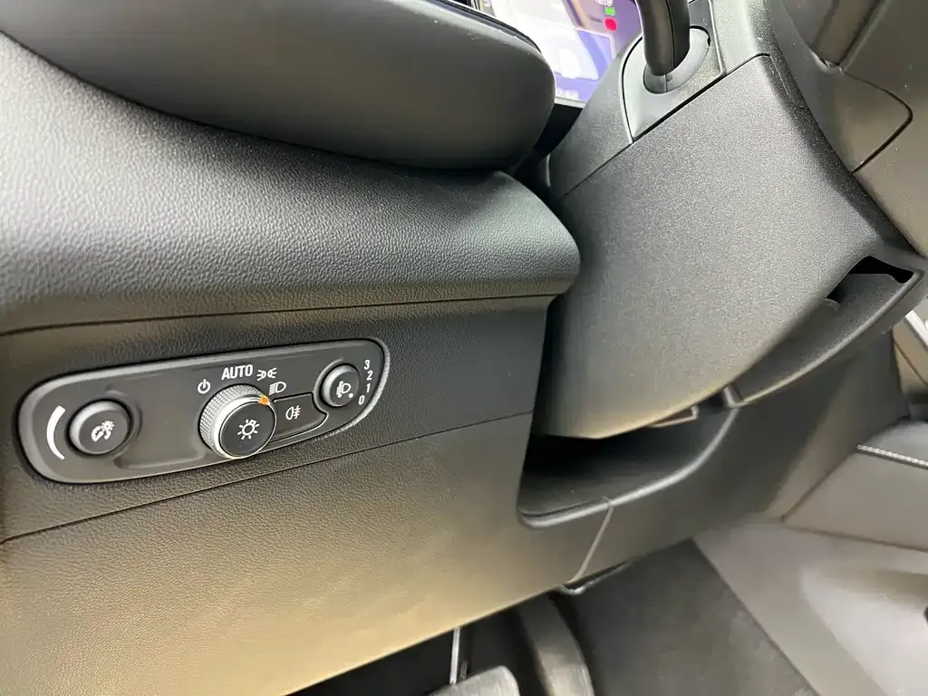 Buick Envision Plus — фото 9