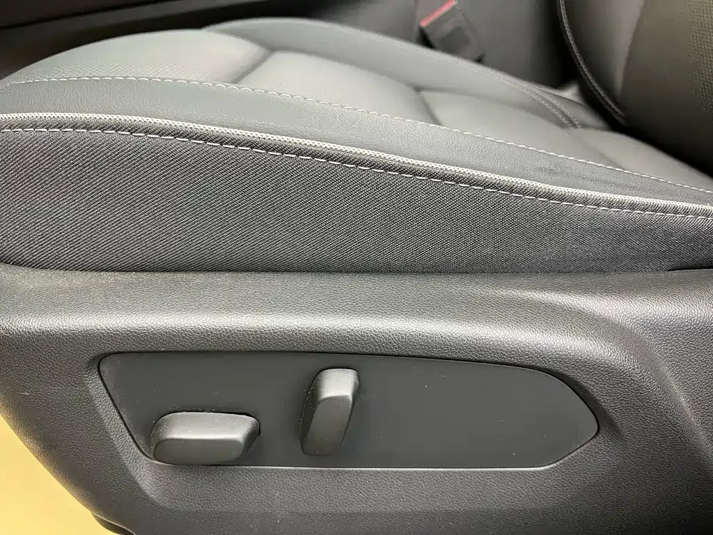 Buick Envision Plus — фото 10