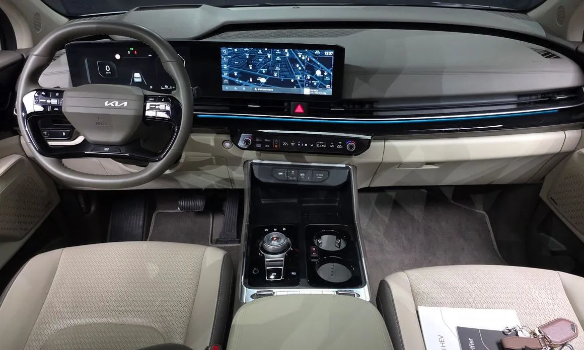 Kia Carnival — фото 10