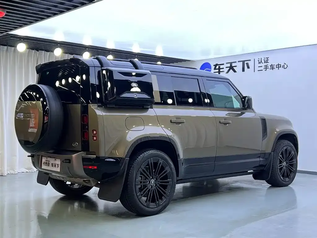 Land Rover Defender — фото 10