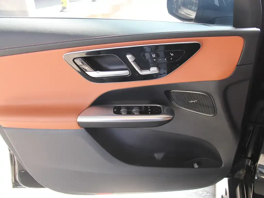Mercedes-Benz GLC 2024 из CN, фото 6