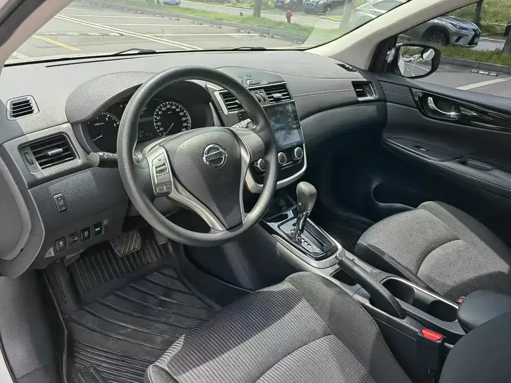Nissan Tiida 2024 из CN, фото 6
