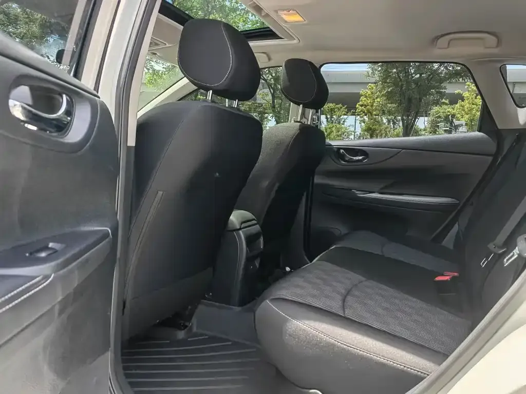 Nissan Tiida 2024 из CN, фото 2