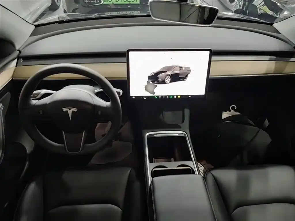 Tesla Model Y — фото 2