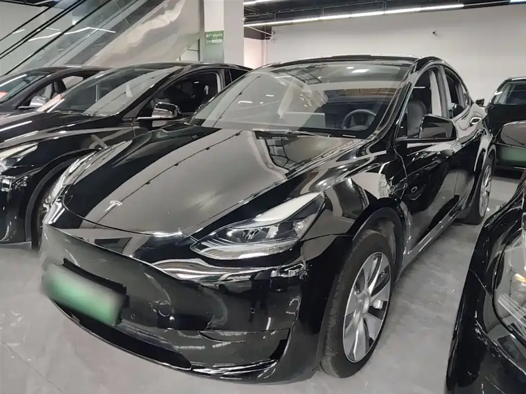 Tesla Model Y — фото 7