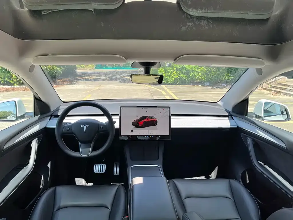 Tesla Model Y — фото 5