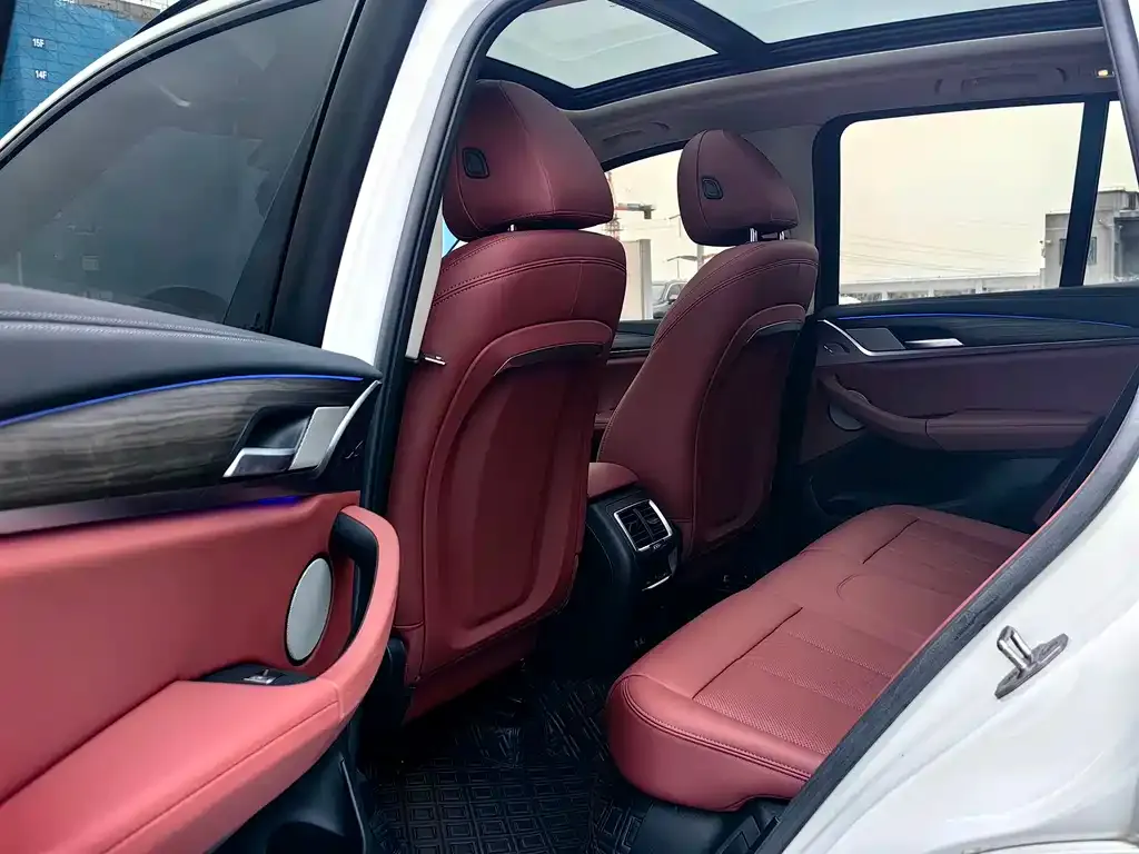 BMW X3 2024 из CN, фото 2