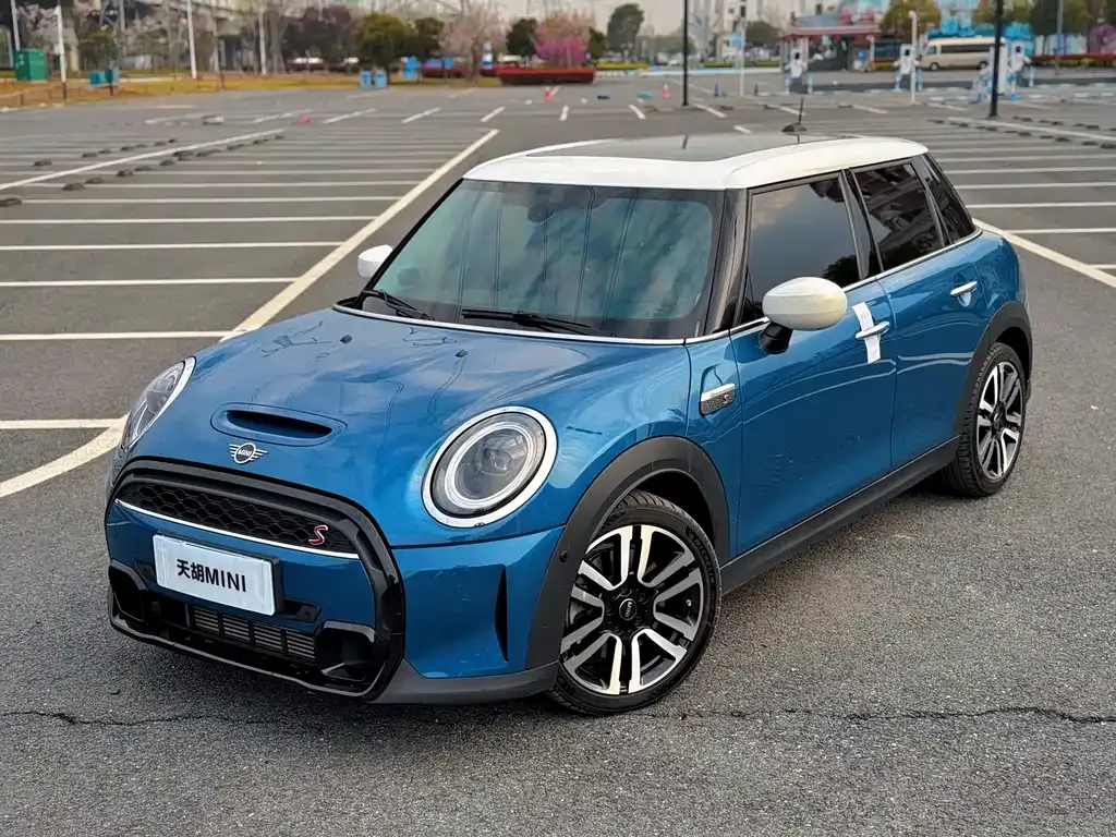 MINI Cooper (3-door) — фото 1