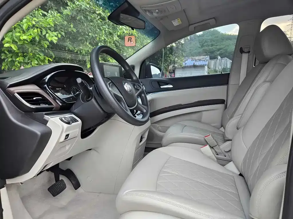 Buick GL8 2023 из CN, фото 5
