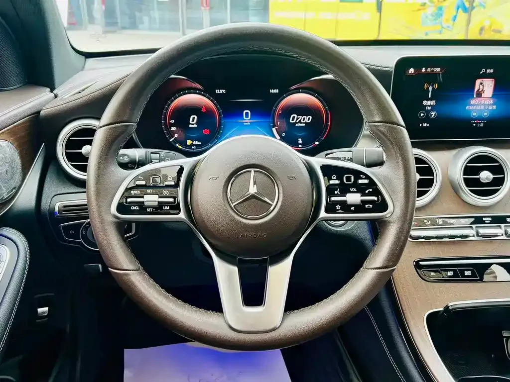 Mercedes-Benz GLC — фото 10