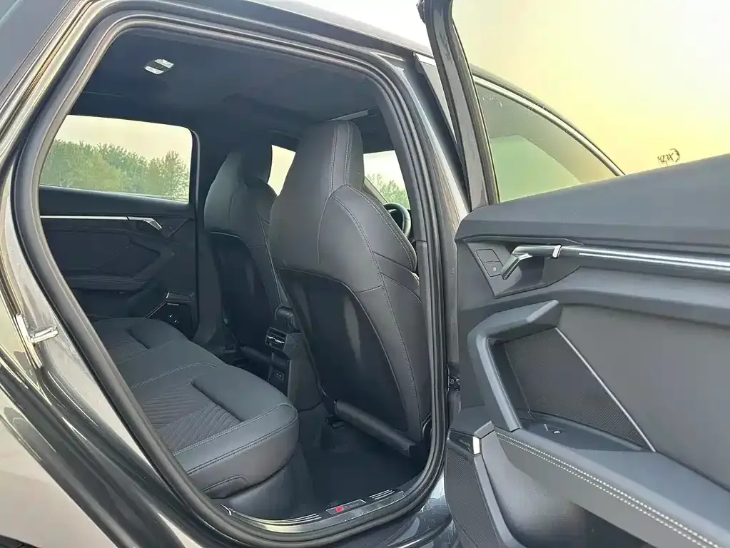 Audi A3 2023 из CN, фото 9
