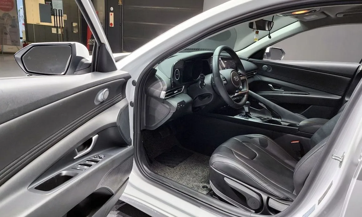 Hyundai AVANTE 2021 из KR, фото 10