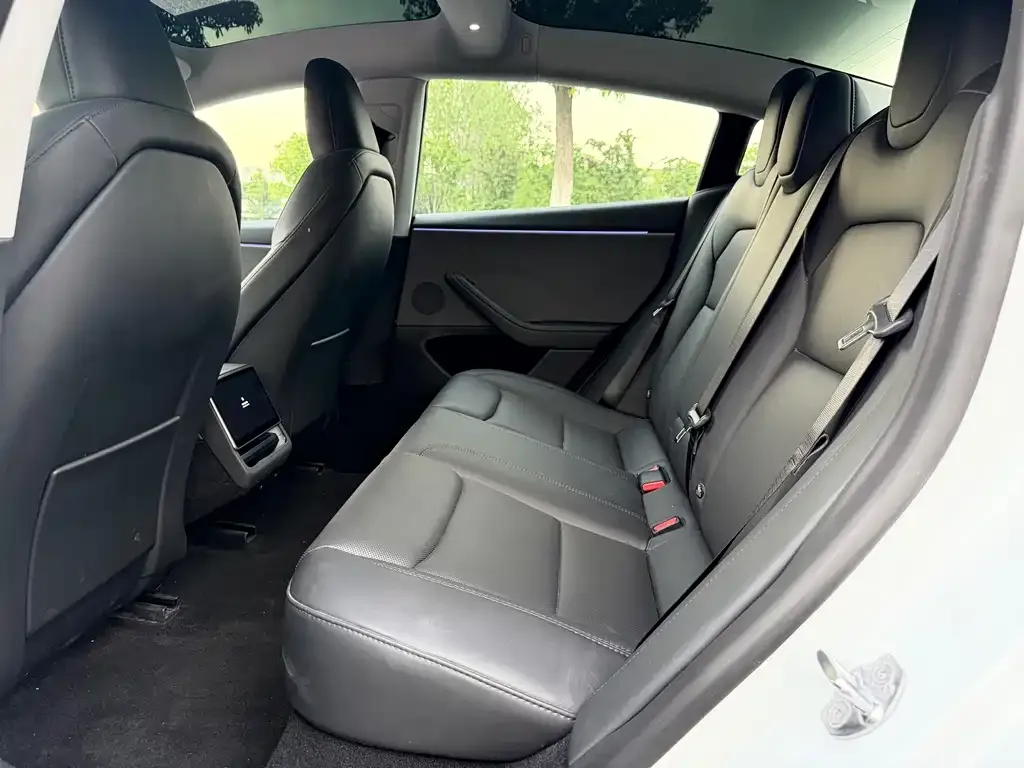 Tesla Model 3 — фото 3