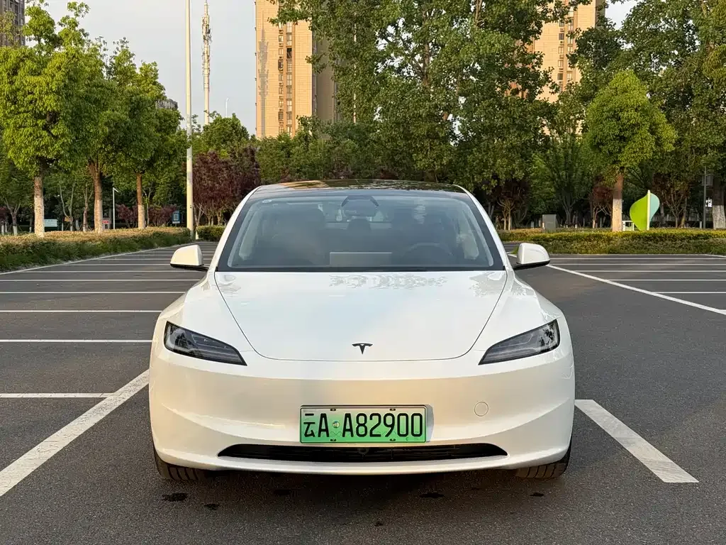 Tesla Model 3 — фото 9