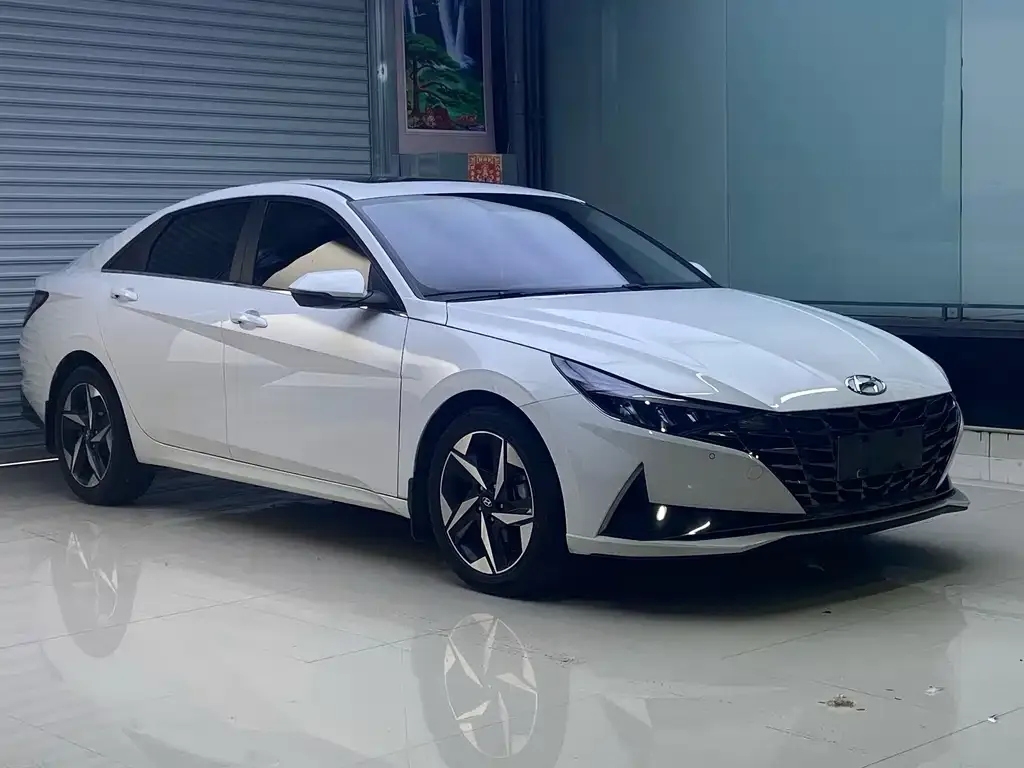 Hyundai Elantra — фото 9