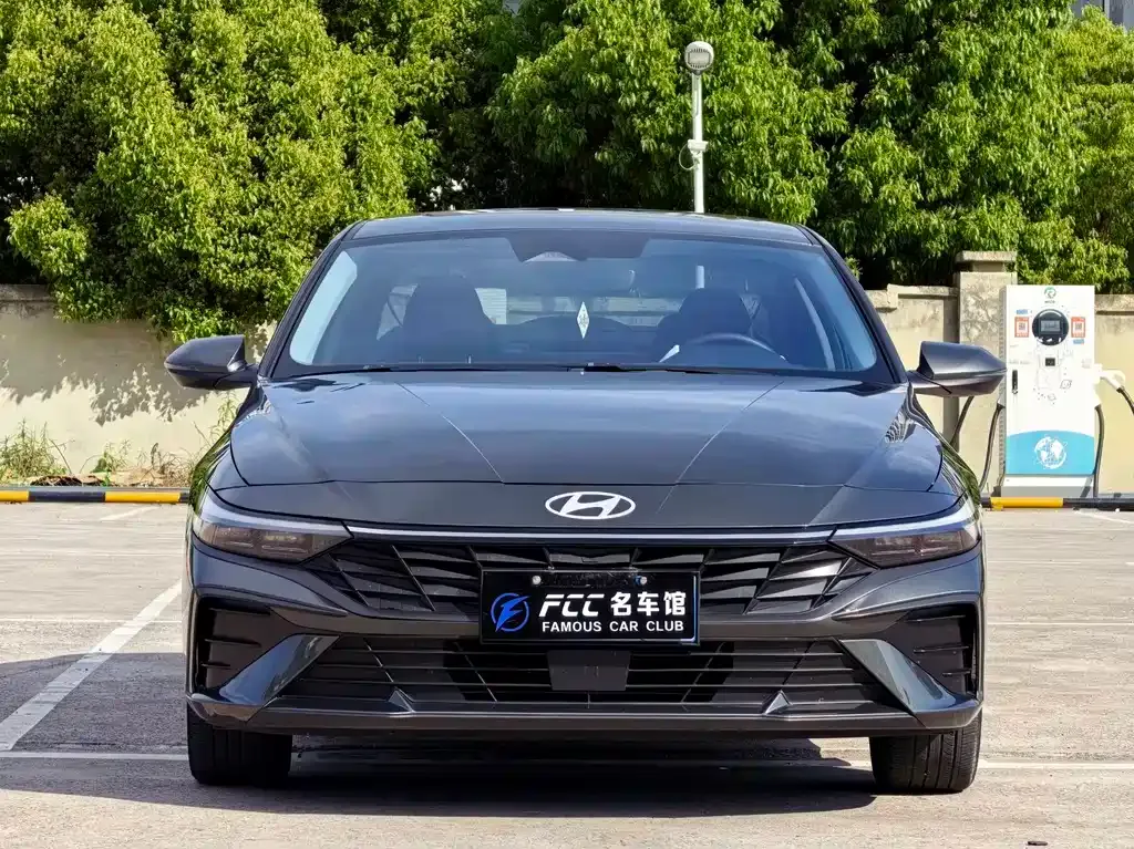 Hyundai Elantra — фото 9