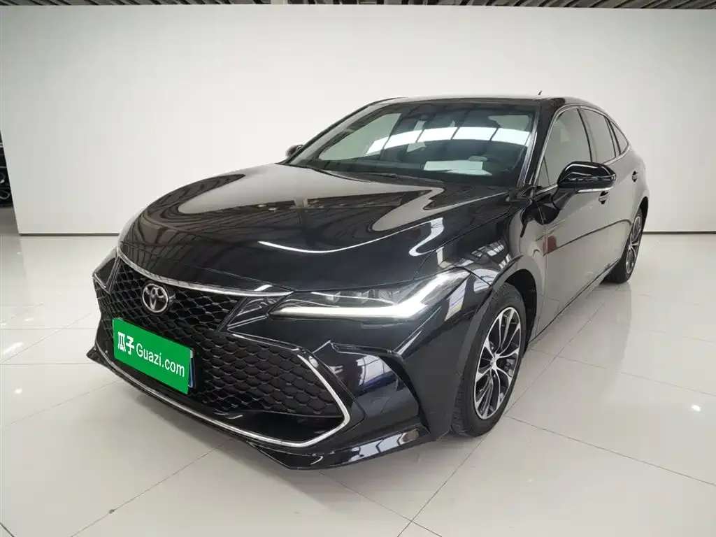 Toyota Avalon — фото 1