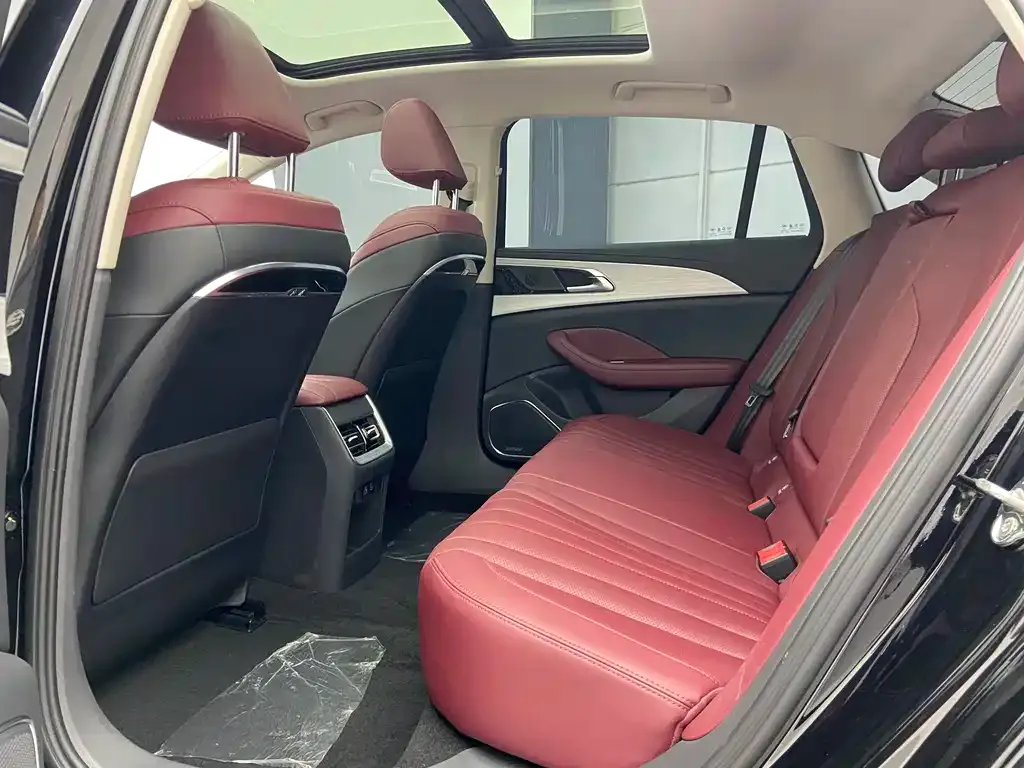 Hongqi H5 PHEV 2025 из CN, фото 10