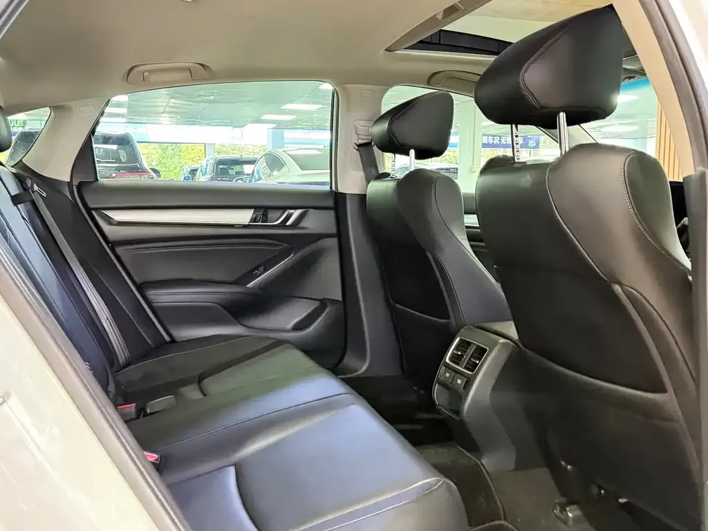 Honda Accord 2022 из CN, фото 2