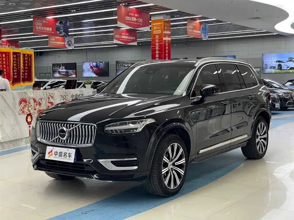 Volvo XC90 — фото 1