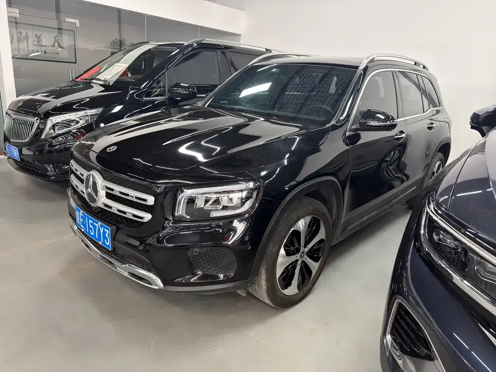 Mercedes-Benz GLB — фото 1