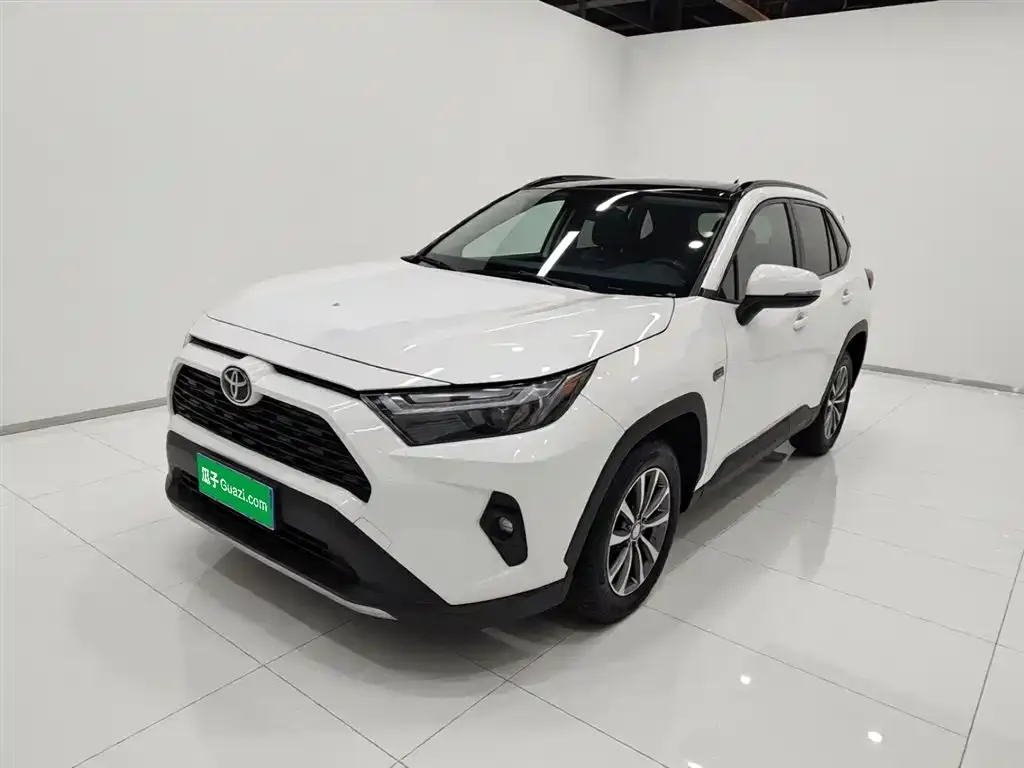 Toyota RAV4 — фото 5