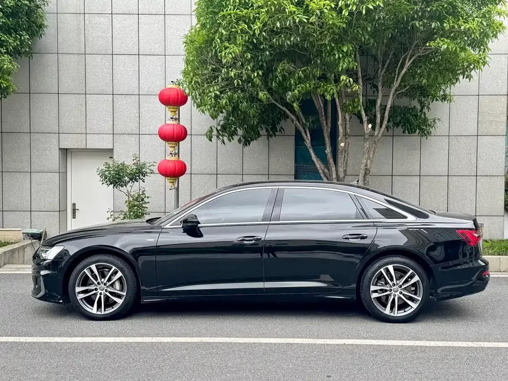 Audi A6L — фото 2