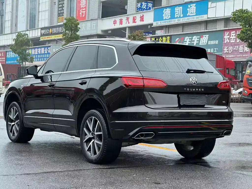 Volkswagen Touareg — фото 2