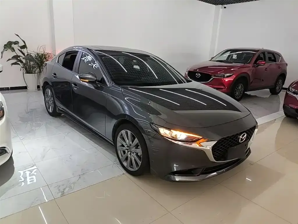 Mazda 3 Axela — фото 10