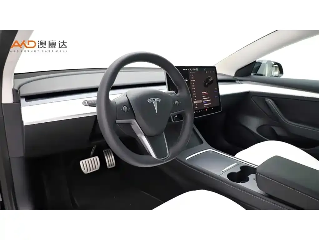 Tesla Model 3 — фото 4