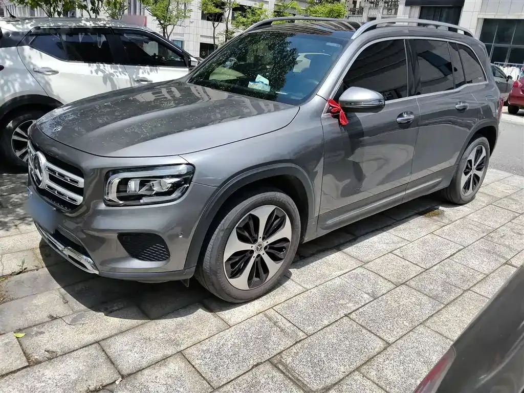 Mercedes-Benz GLB — фото 1
