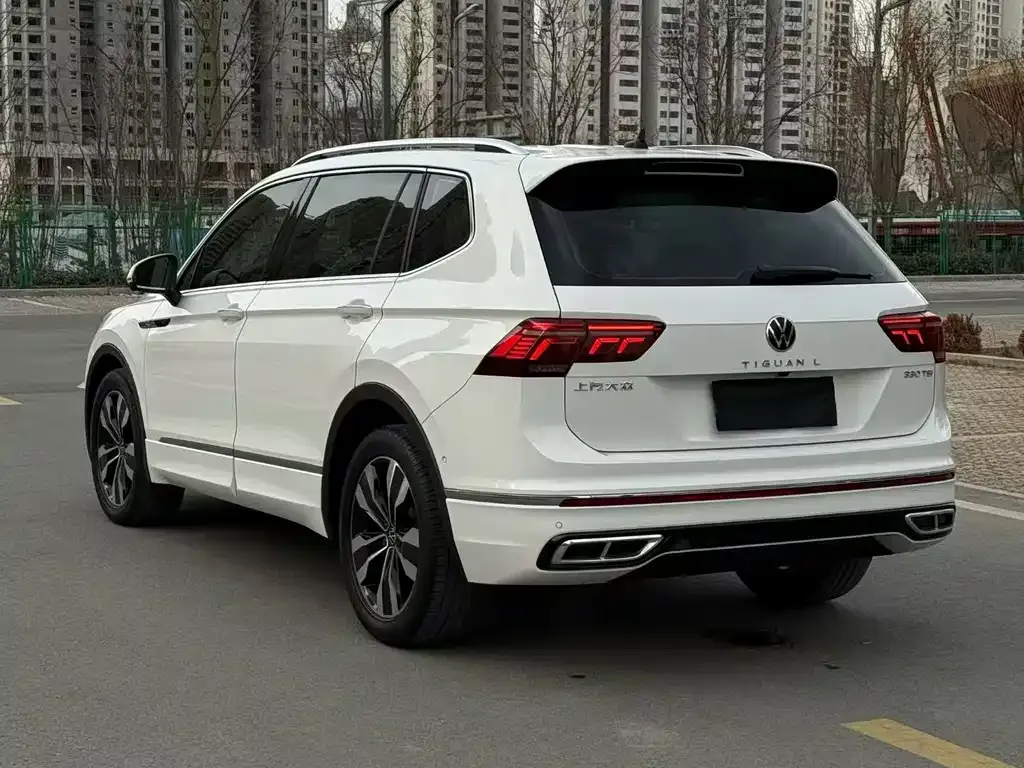 Volkswagen Tiguan L — фото 8